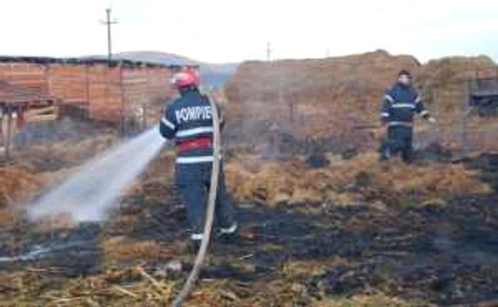 Pompierii nu au reuşit să salveze mare lucru