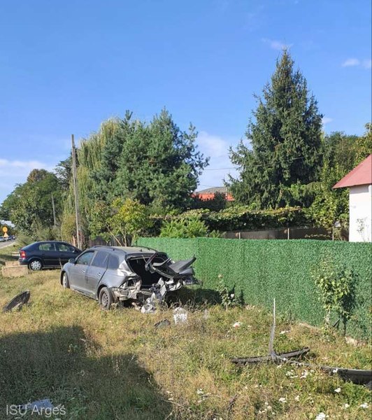 Un tânăr a murit şi altul a fost rănit într-un accident ce a avut loc în județul Argeș