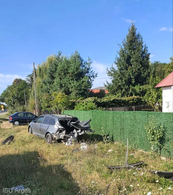 Trei mașini au fost implicate în accident FOTO ISU Argeș