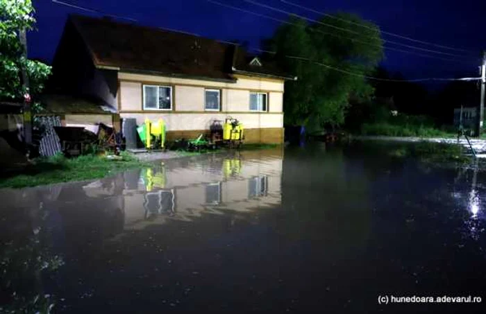 inundatii pe valea luncanilor