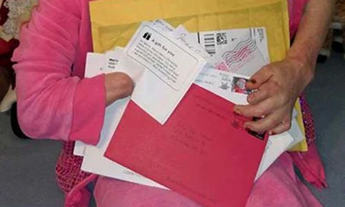 Safyre primeşte bucuroasă mesaje de la cei care vor să îi aducă o bucurie de Crăciun  jpeg