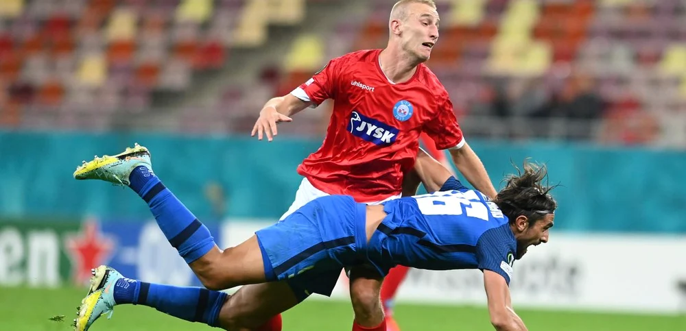 Danezii - cu fotbalul, FCSB - pe burtă. Nivelului la care a ajuns fotbalul românesc. Sport Pictures