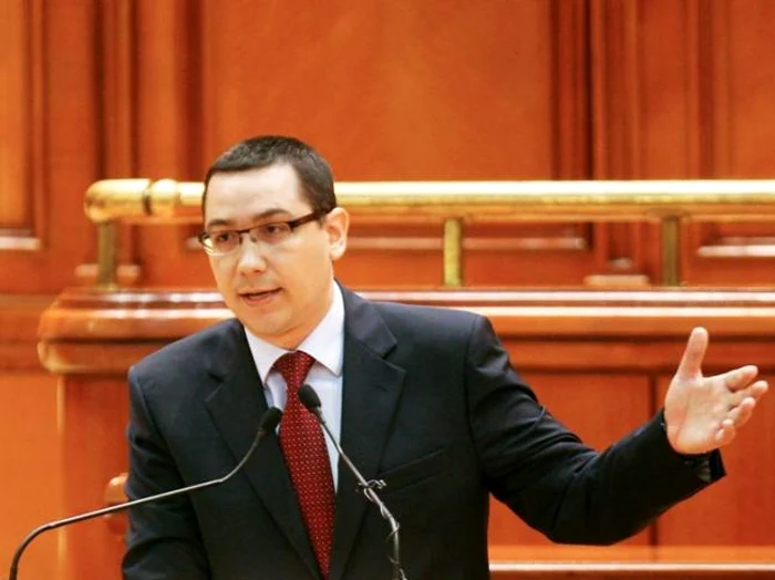 
    Victor Ponta ajunge la Parlament la ora 10.00  