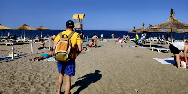 turist plaja foto Calin gavrilas