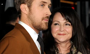 Ryan Gosling o iubește foarte mult pe mama sa jpeg