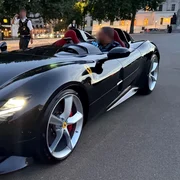 Ferrari Monza foto met police webp