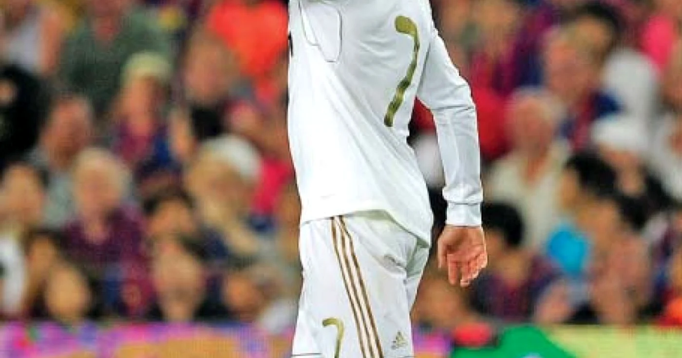 4 Cristiano Ronaldo, fotbal, 365.909  de dolari