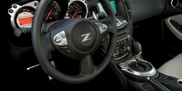 Nissan 370Z sau Porsche Cayman S?