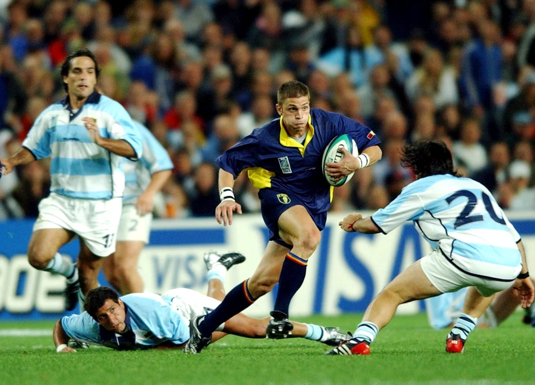 
    Ioan Teodorescu a debutat în naționala de rugby la meciul-test cu Irlanda, din 2001Foto: EPA-EFE  