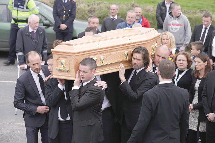 Jim Carrey a cărat sicriul cu trupul neînsufleţit al fostei iubite