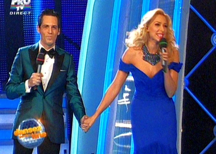 
    Iulia Vîntur a avut o intrare spectaculoasă la «Dansez pentru tine». (capturi Pro TV)  