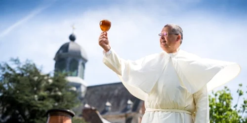 calugari producatori de bere foto Grimbergen