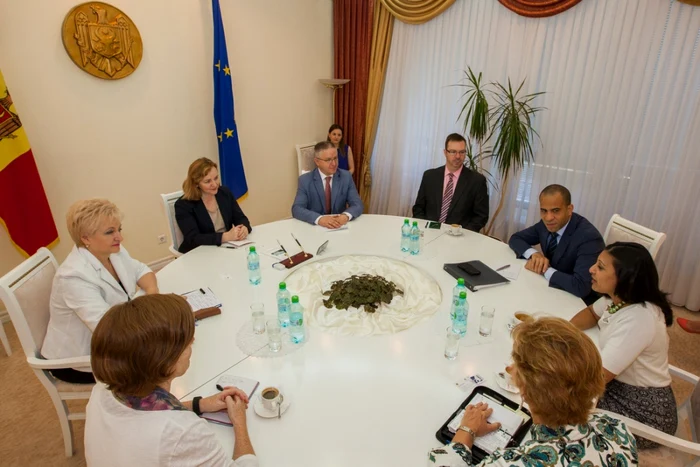 Natalia Gherman în cadrul întâlnirii cu partenerii de dezvoltare ai Republicii Moldova