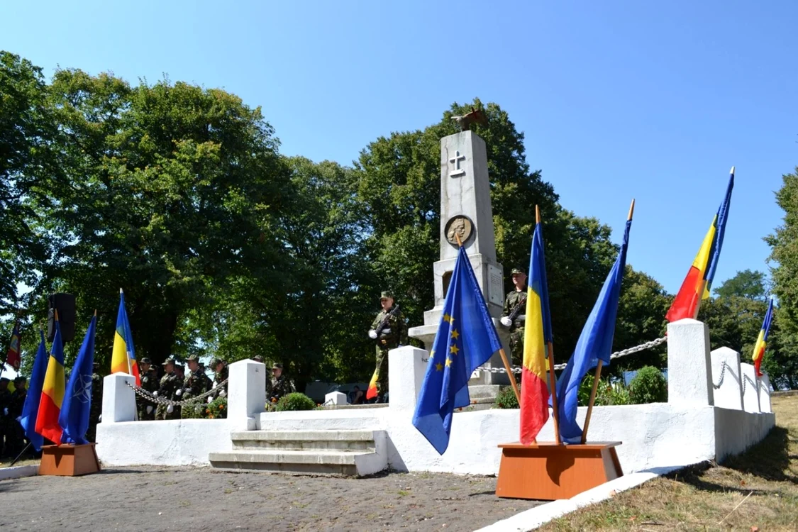 Monumentul a fost construit de ofiţerii Regimentului 15 Dorobanţi Piatra Neamţ FOTO Dan Sofronia