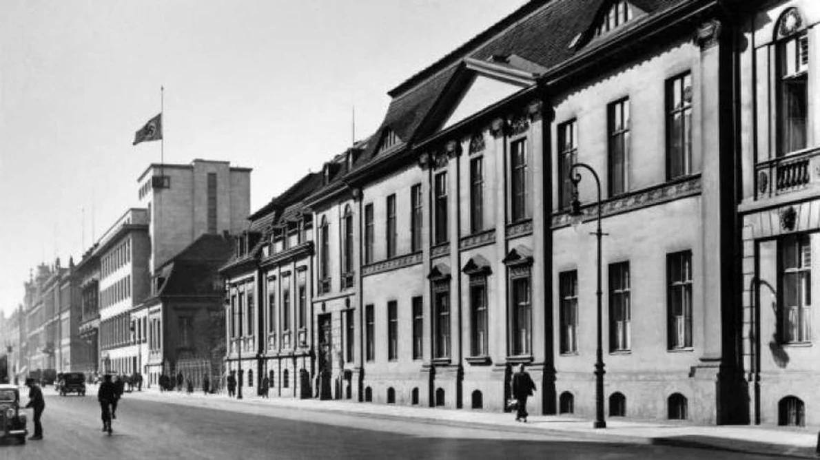 Germania Nazistă: Mitul Ministerului de Externe jpeg