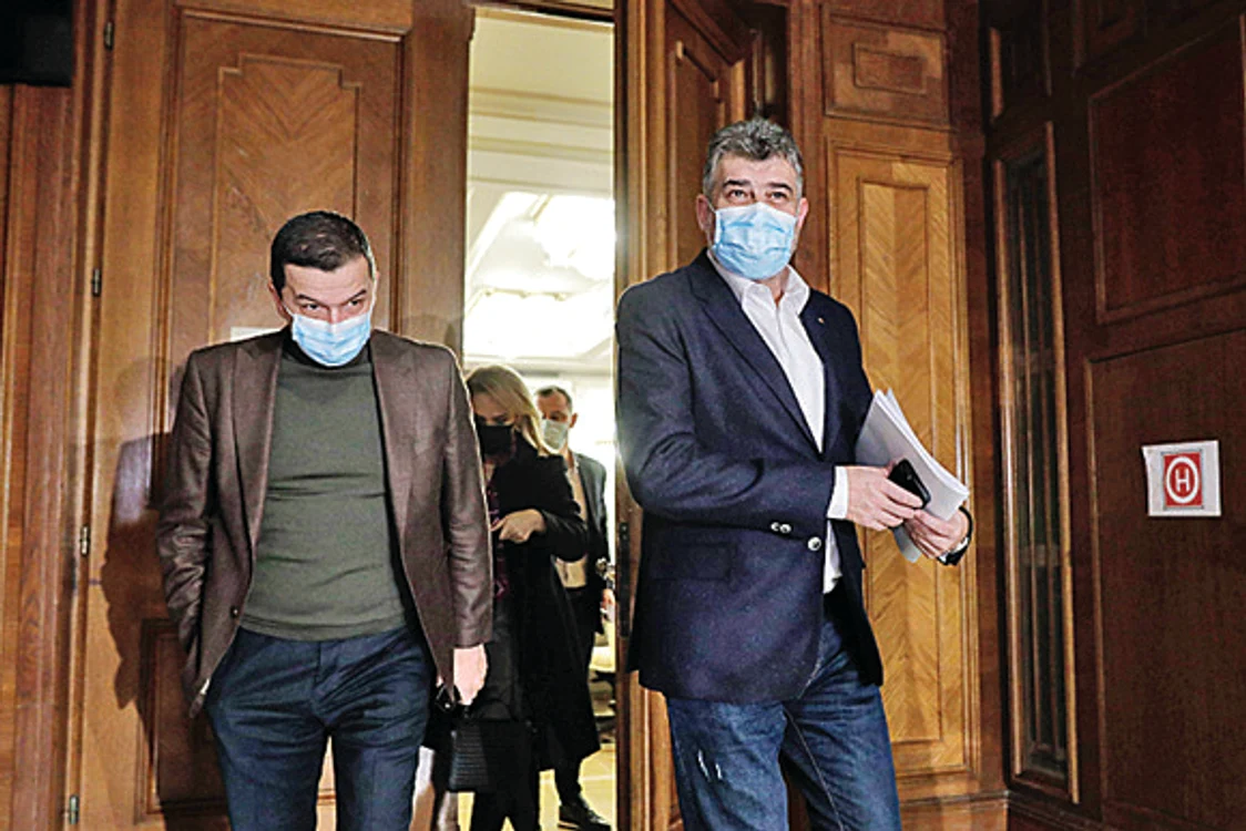 
    Liberalul Nicolae Ciucă  va înainta în Parlament  programul de guvernare  şi lista cu cei 20 de miniştri Foto: Mediafax   