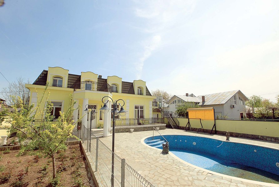 Tot mai mulți investitori români cumpără case de vacanță în Spania