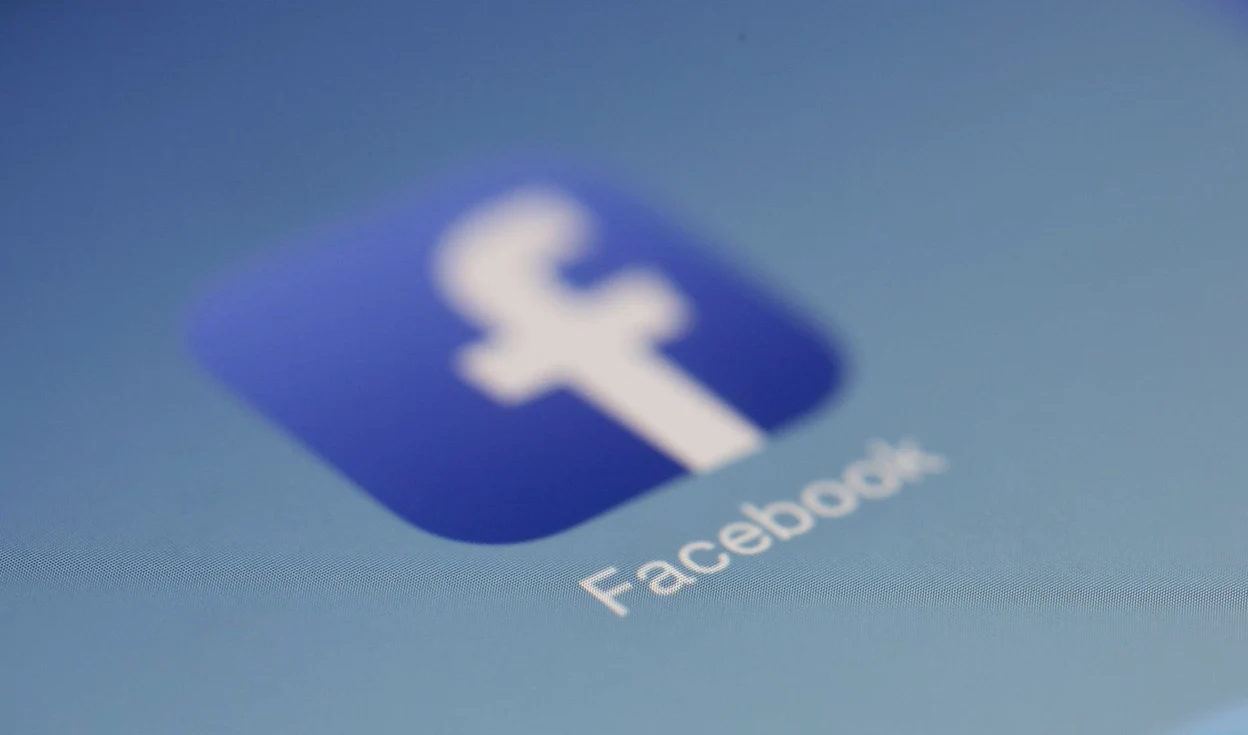 Facebook va finanța cu 100 milioane dolari publicațiile media locale