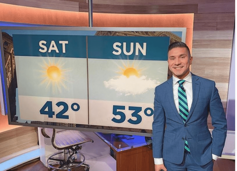 Un prezentator meteo a fost concediat după ce a apărut pe webcam, pe un site pentru adulți