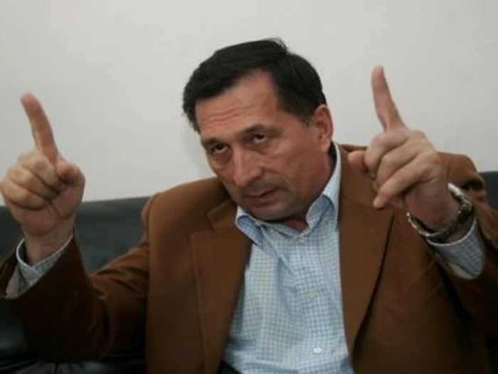 
    Crăciunescu, dezamăgit de prestaţia lui Victor Berbecaru  