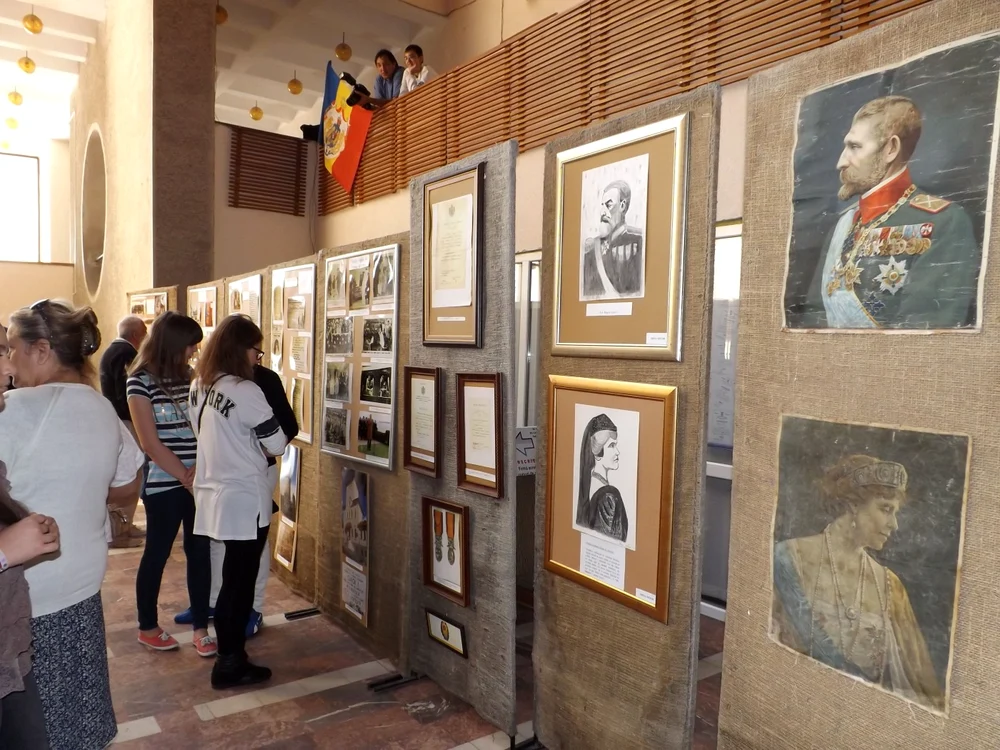 Expoziţia este organizată la Casa Tineretului FOTO Corina Macavei