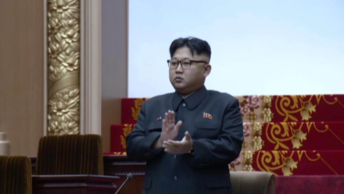
    Viitorul armelor nucleare deținute de Kim Jong-un ar fi periculos de incert în cazul în care dictatura sa ar cădeaFoto AP  