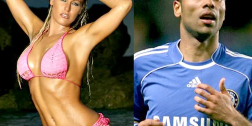 Fotbalistul Ashley Cole a fost suspectat de legături cu fotomodelul Sonia Wild