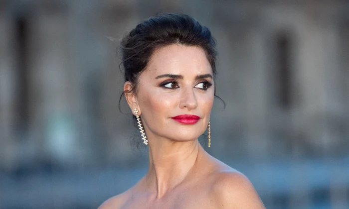 Penelope Cruz la Lancome Luvru la Paris Fashion Week profimedia 0808719927 jpg