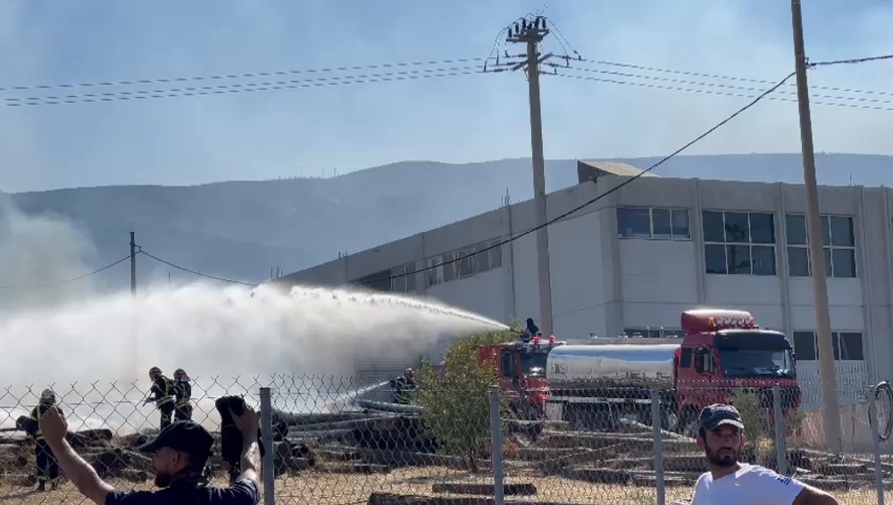 Pompierii români intervin în Grecia. Riscul de incendiu este la nivelul 4 FOTO / VIDEO