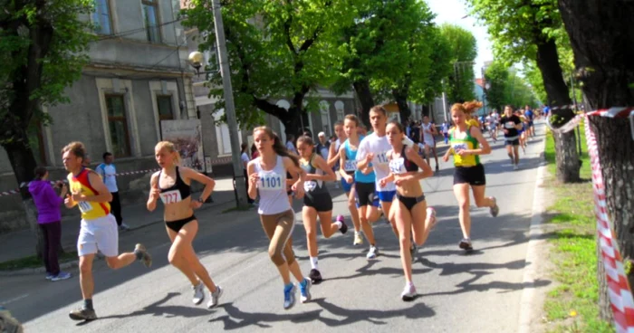 Crosul tineretului se va desfăşura simultan în mai multe oraşe din ţară. ARHIVĂ.