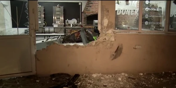 Un șofer a intrat cu mașina într o pizzerie din Popești Leordeni  Foto Captură video YouTube jpg