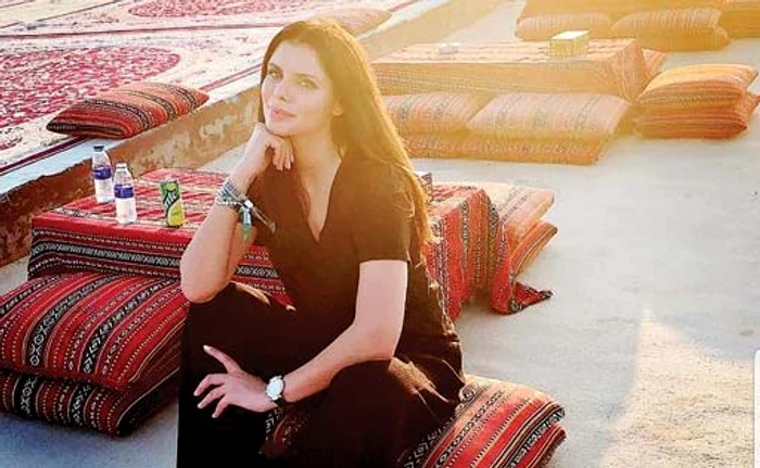 Nepoţii lui Ion Ţiriac, la o plimbare cu cămilele