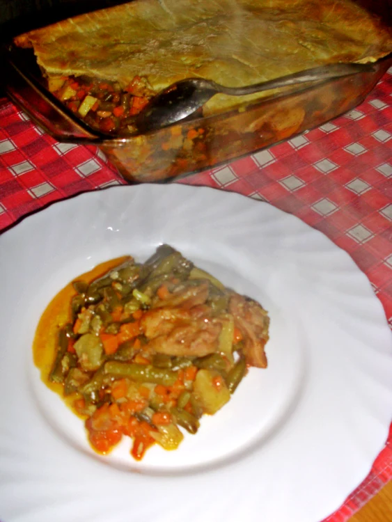 
    Pui cu legume  