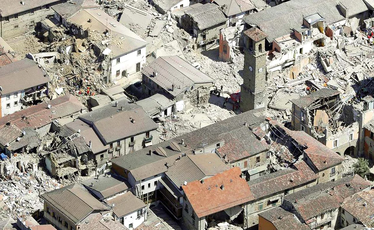 Jumătate din oraşul Amatrice e la pământ