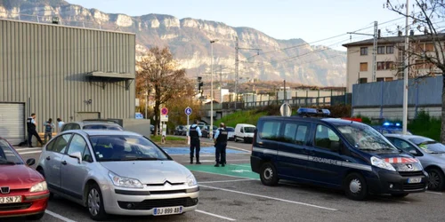 roman prins la furat intr-o scoala evreieasca din franta foto ledauphine.com