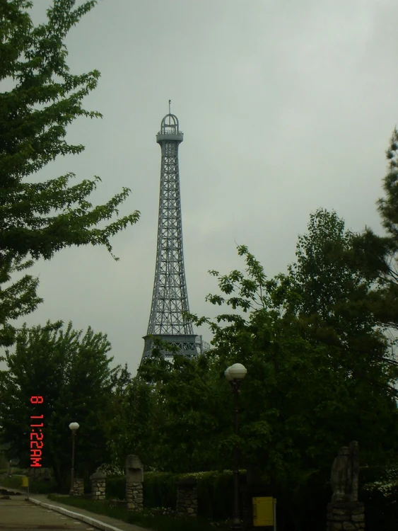 Turnul Eiffel de la Slobozia, copie fidelă după cel de la Paris