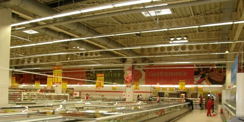 Primul hipermarket Auchan din Braşov. FOTOSimona Suciu