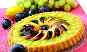 tarta cu struguri si prune jpeg