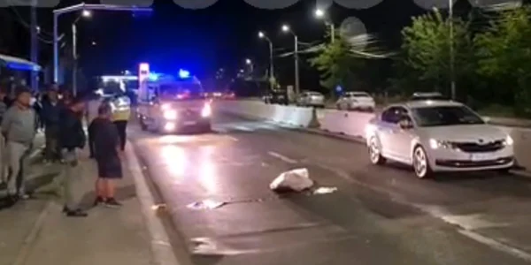Accident mortal pe DN 73 în Mărăcineni - Argeş - un pieton cu o roabă lovit de o maşină lângă o trecere de pietoni Foto argesrpress ro