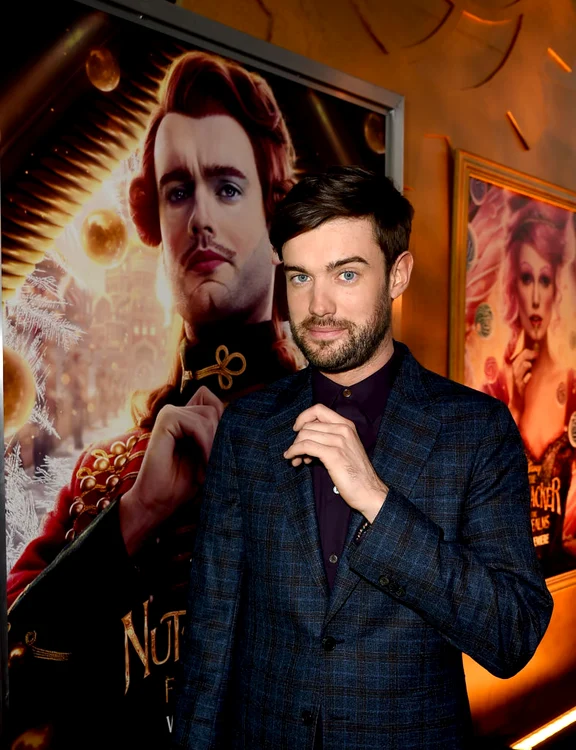 Jack Whitehall are 30 de ani şi joacă în producţia Disney "Spărgătorul de nuci și cele patru tărâmuri"
