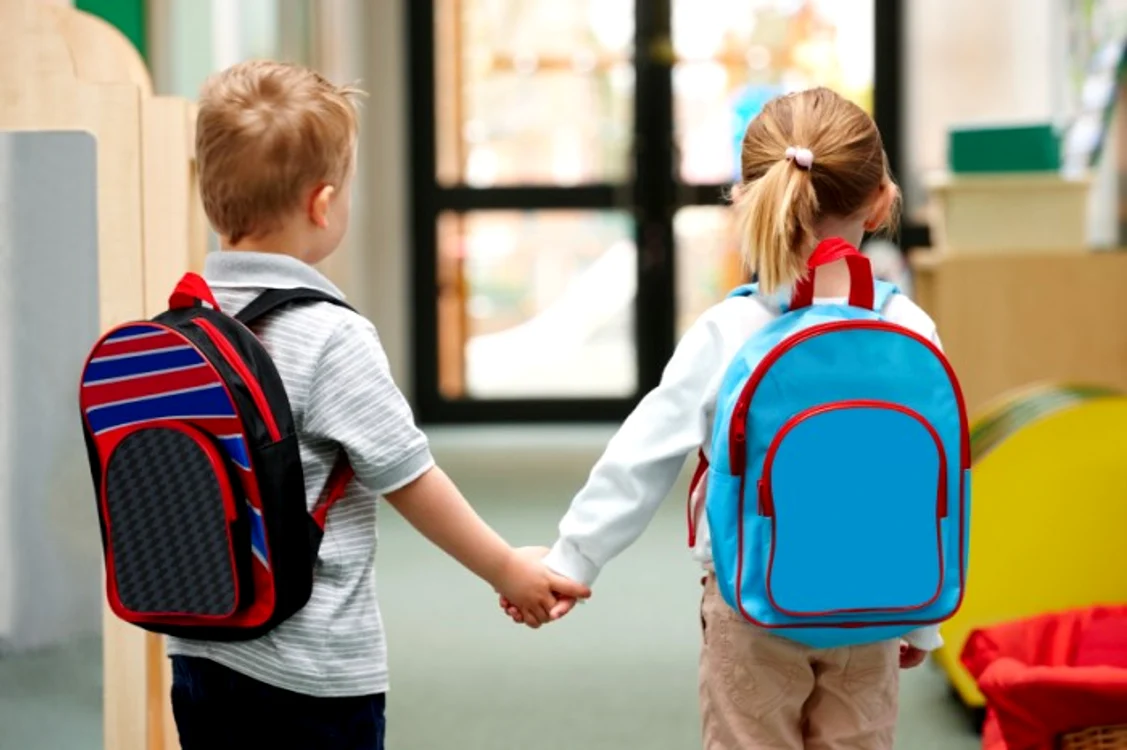 Învățătoarea Luminița Gheorghe, de la Colegiul Naţional ”Ana Aslan” din Brăila își urăște elevii