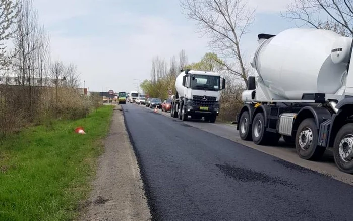 Lucrări pe şoseaua Lugoj - Deva. Foto: DRDP Timişoara.