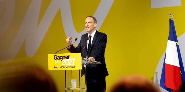 Raphael Glucksmann X jpg