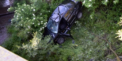 a plonjat cu masina in vale foto andreea vilcovschi