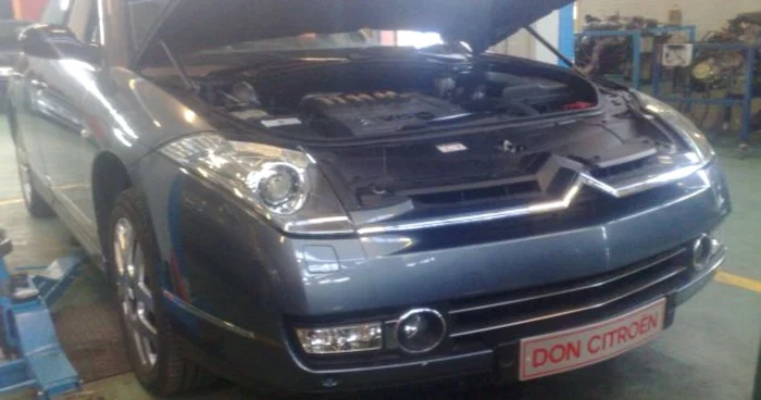 Maşina de protocol donată de administraţia Sarkozy  Centrului EFMA 