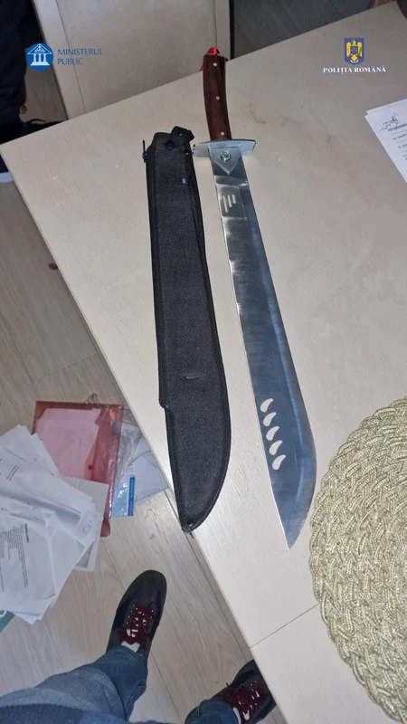 Arme găsite la percheziții 