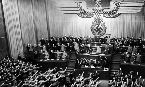 Funcțiile naziștilor în Germania postbelică jpeg