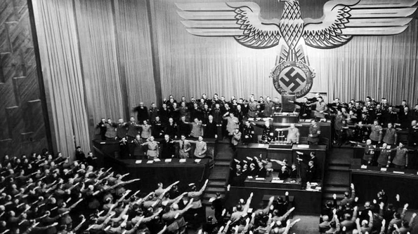 Funcțiile naziștilor în Germania postbelică jpeg