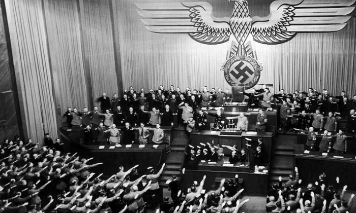 Funcțiile naziștilor în Germania postbelică jpeg