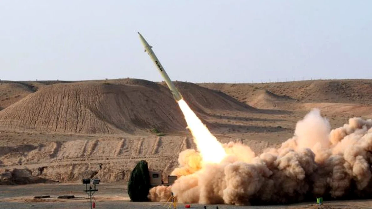 Iranul a lansat atacuri cu „zeci de rachete“ asupra a două baze americane din Irak şi ameninţă că va lovi în SUA în cazul unei riposte jpeg